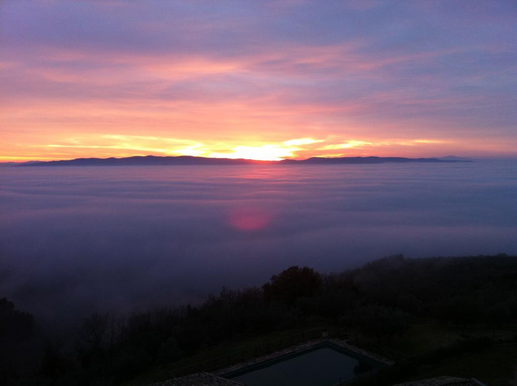 Agriturismo Villa Gabbiano Capodacqua  エクステリア 写真